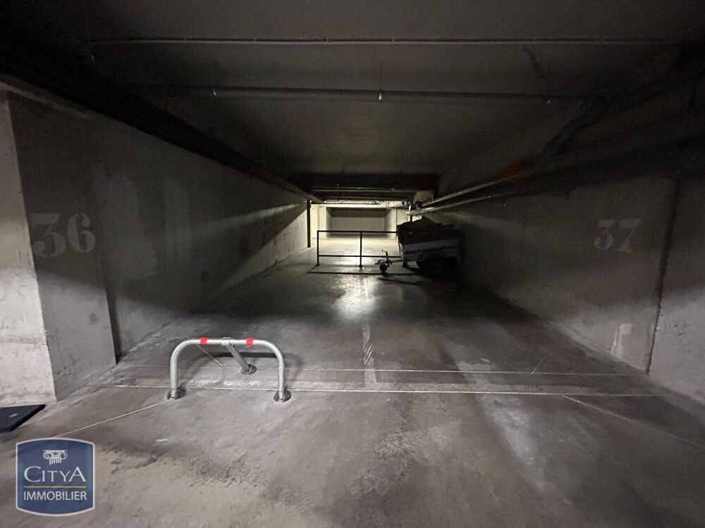 location Parking / Garage Riom (63200)