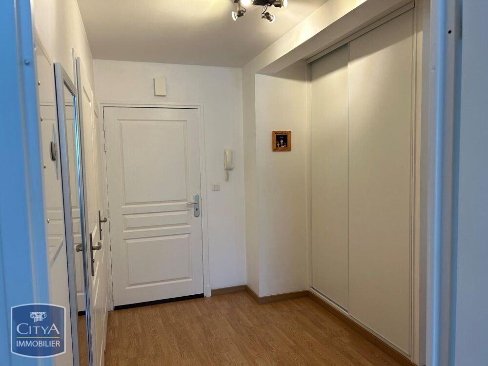 À louer, charmant appartement T2 rez de chaussée situé à....