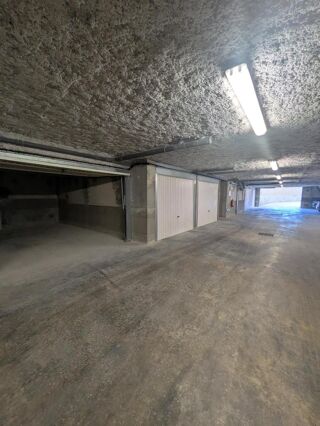  Parking / Garage à louer 17 m²
