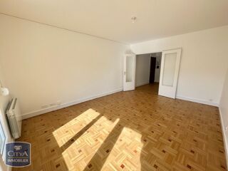  Appartement à louer 3 pièces 77 m²