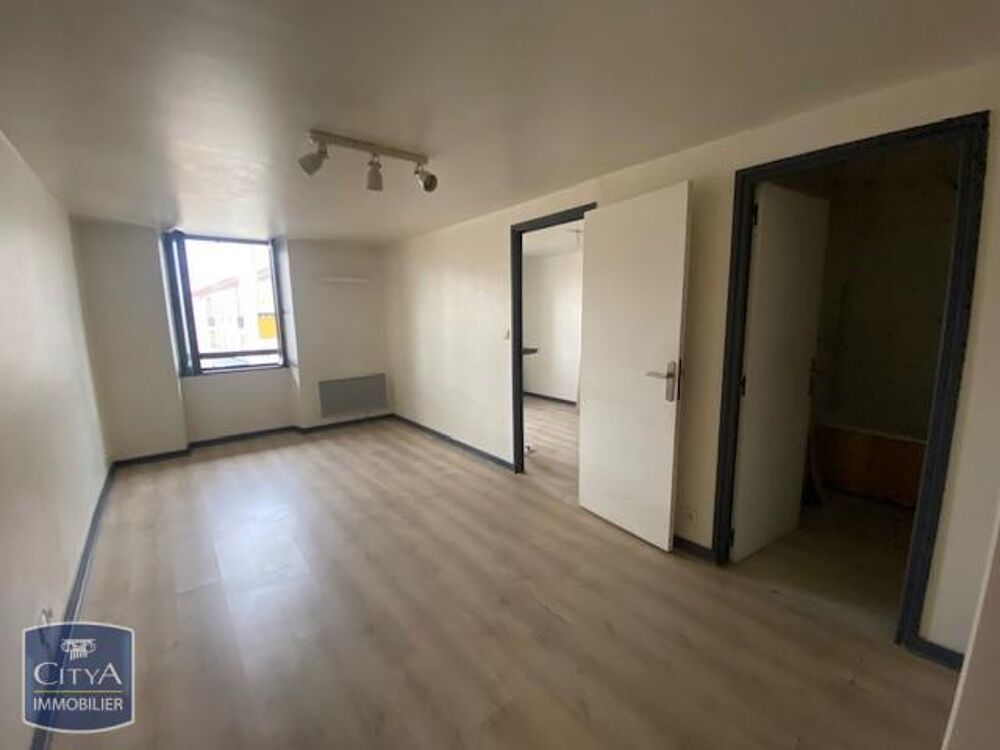STUDIO - CENTRE-VILLE À louer : à OYONNAX (01100), venez....