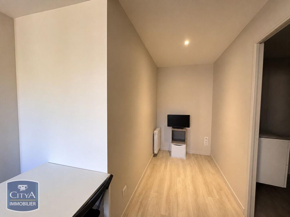 ROANNE- GARE PROCHE IUT - STUDIO MEUBLE Venez découvrir ....
