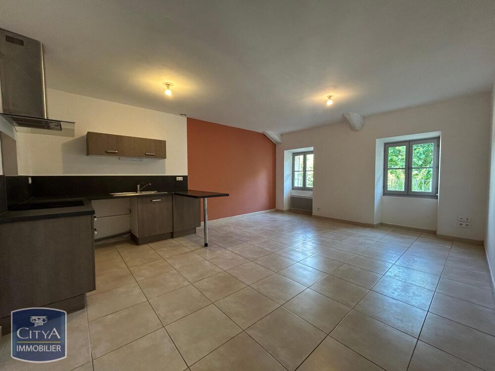 À LOUER : Appartement T3 à Mazan, situé au deuxième étag....
