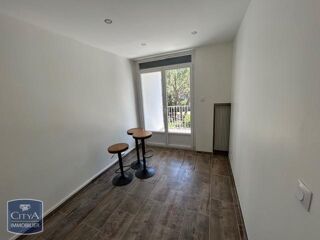  Appartement à louer 4 pièces 82 m²