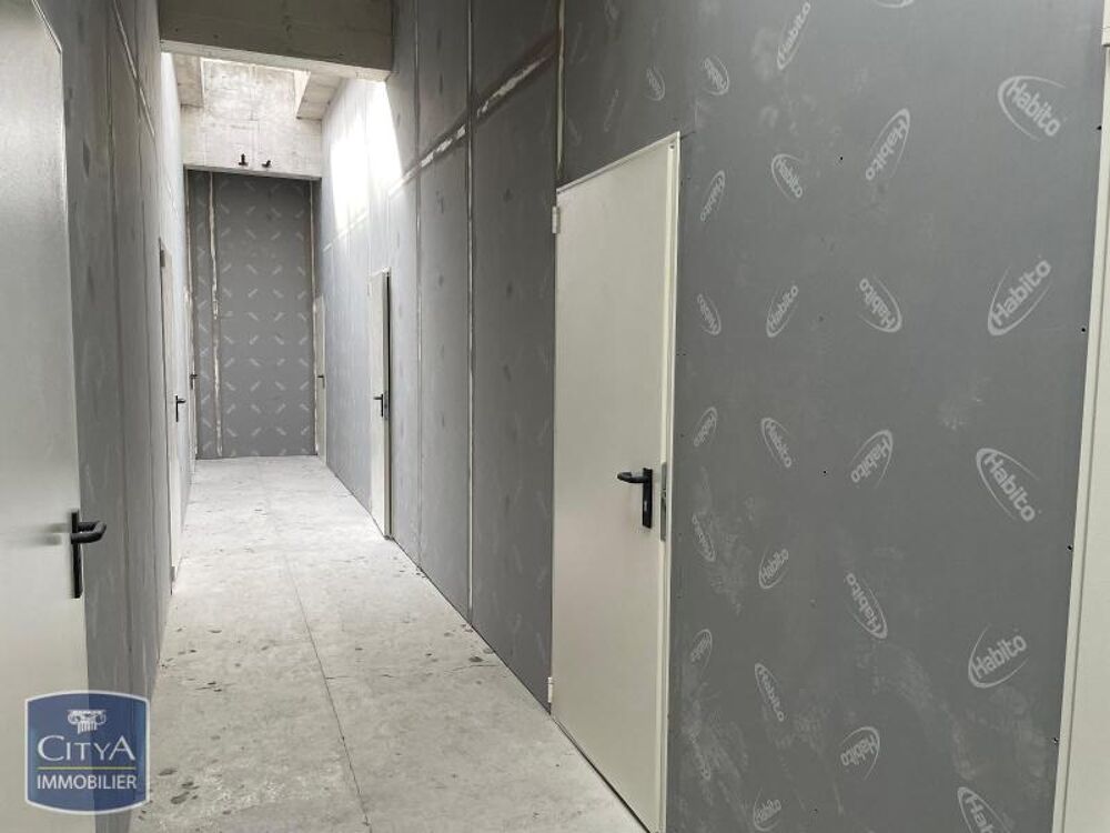 location Parking / Garage Orange (84100)