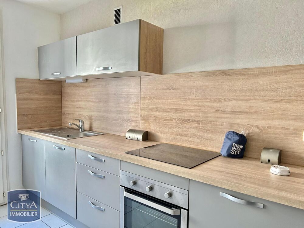 À LOUER : Appartement rénové T2 situé à Saint-Étienne, d....