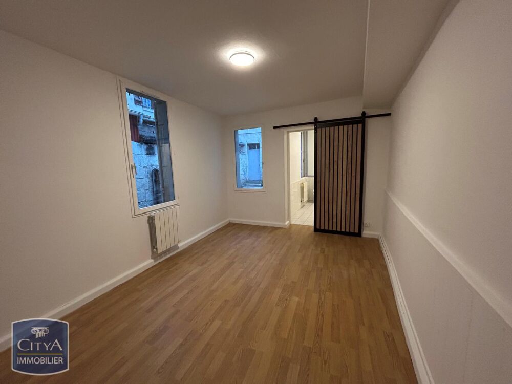 À LOUER : Appartement T2 à Châtellerault, 86100 Découvre....