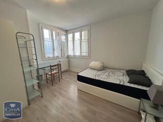  Appartement à louer 5 pièces 108 m²
