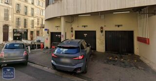  Parking / Garage à louer 
