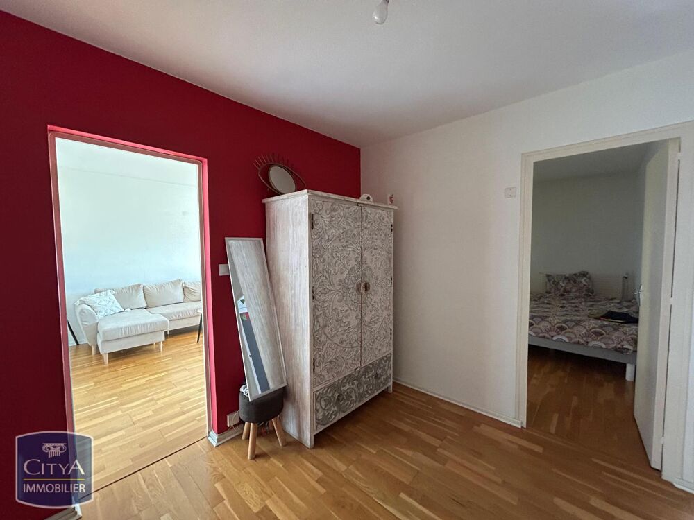 À LOUER : Appartement T4 situé à Dijon. Ce bien spacieux....