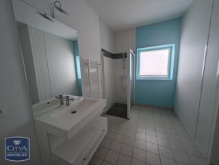  Appartement à louer 4 pièces 89 m²