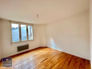  Appartement à louer 4 pièces 65 m²