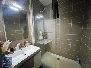  Appartement à louer 2 pièces 45 m²