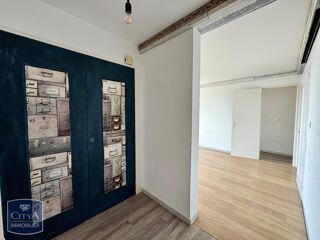  Appartement à louer 4 pièces 81 m²