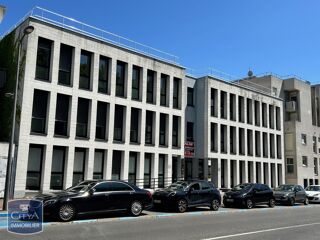  Parking / Garage à louer 