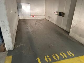  Parking / Garage à louer 