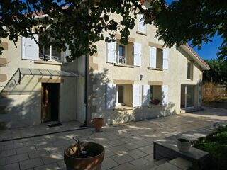  Maison à louer 6 pièces 162 m²