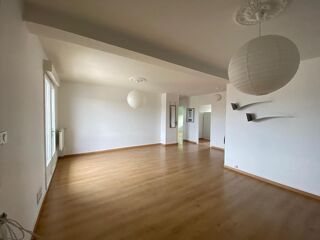  Appartement à louer 4 pièces 66 m²