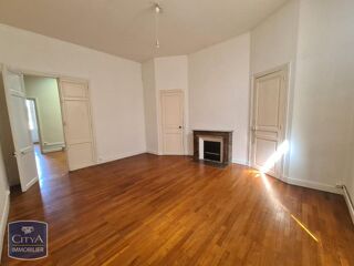  Appartement à louer 3 pièces 97 m²