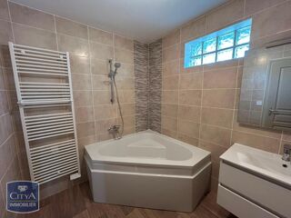  Appartement à louer 3 pièces 85 m²