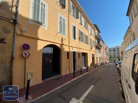 A LOUER - CANNES SECTEUR SUQUET, Vaste entrep&ocirc;t de 10... 850 06400 Cannes