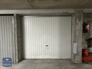  Parking / Garage � louer 