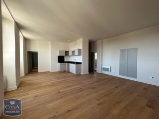  Appartement à louer 3 pièces 75 m²