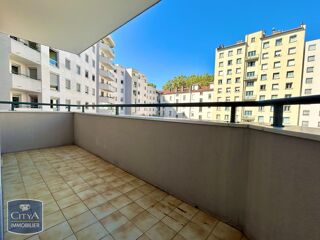  Appartement à louer 3 pièces 67 m²
