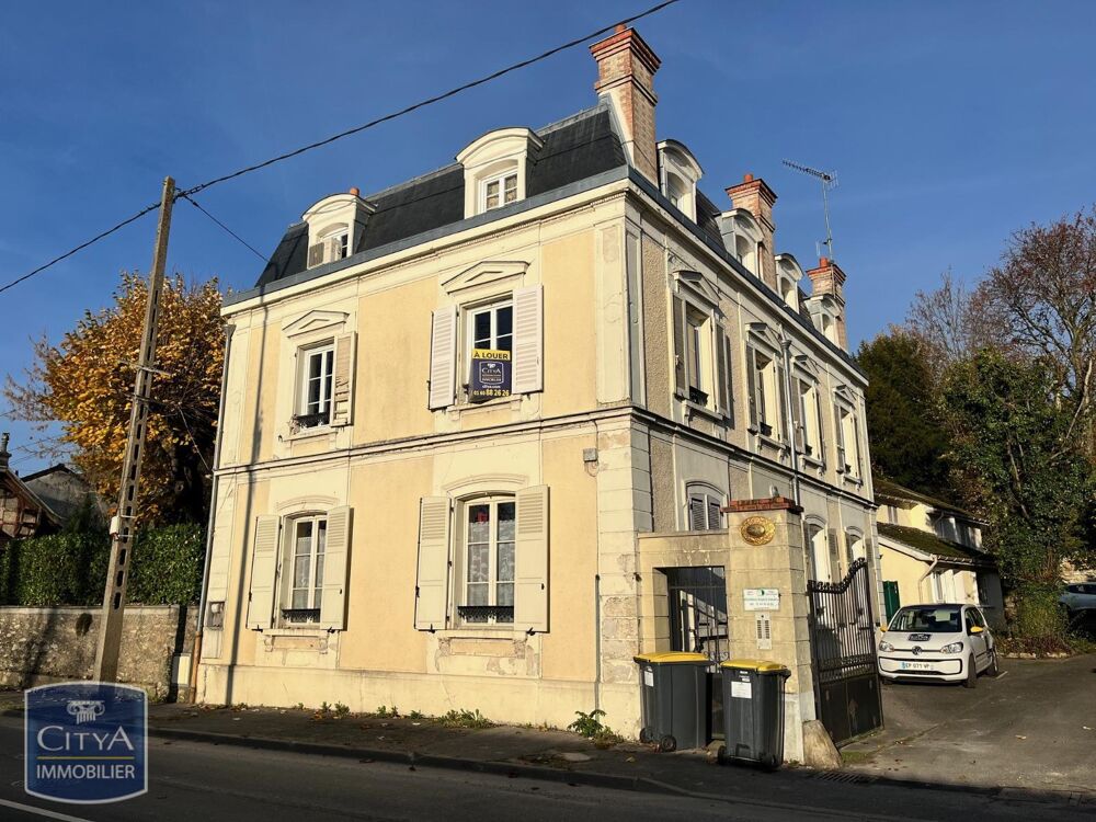 A louer STUDIO en bord de Seine sur la commune de CORBEI....