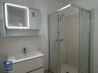  Appartement à louer 3 pièces 65 m²