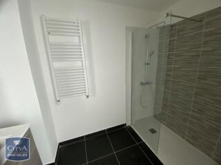  Appartement à louer 3 pièces 66 m²