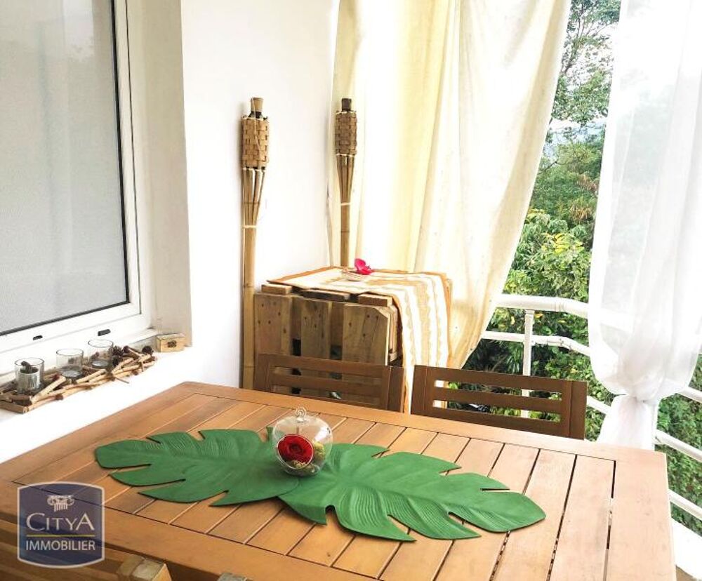 location Appartement - 2 pièce(s) - 33 m² Sainte-Clotilde (97490)
