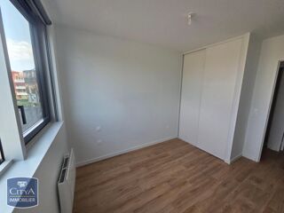  Appartement à louer 3 pièces 76 m²