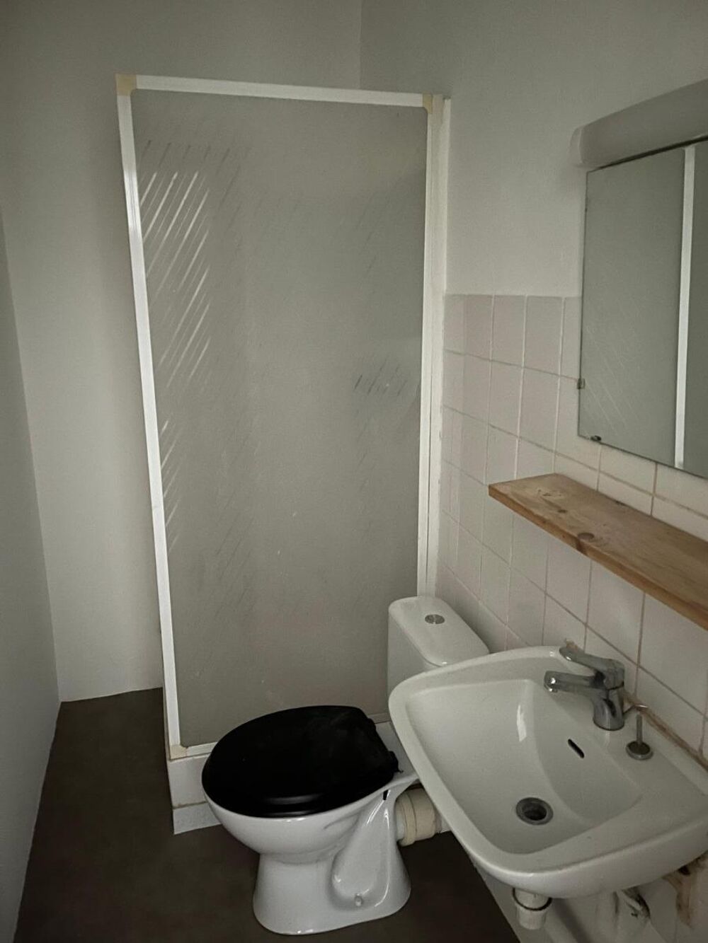 AUBENAS, coeur centre ville, Appartement T1 bis au 1er é....
