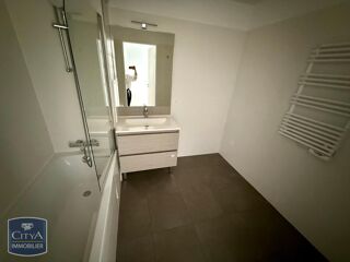  Appartement � louer 4 pi�ces 83 m� Puteaux