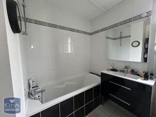  Appartement à louer 3 pièces 63 m²