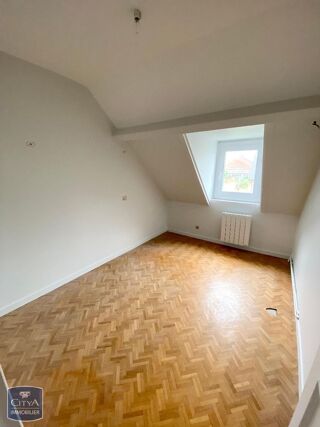  Maison à louer 6 pièces 178 m²