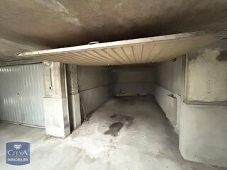  Parking / Garage � louer 