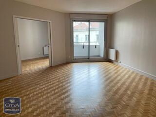  Appartement à louer 4 pièces 96 m²