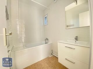  Appartement à louer 4 pièces 67 m² Nîmes