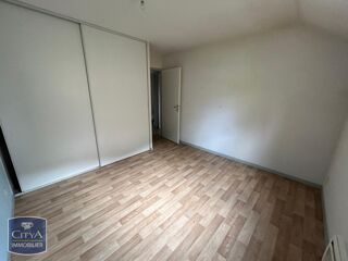  Appartement à louer 4 pièces 83 m²