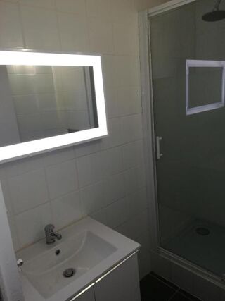  Appartement à louer 2 pièces 42 m²