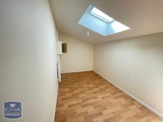  Appartement à louer 3 pièces 98 m²