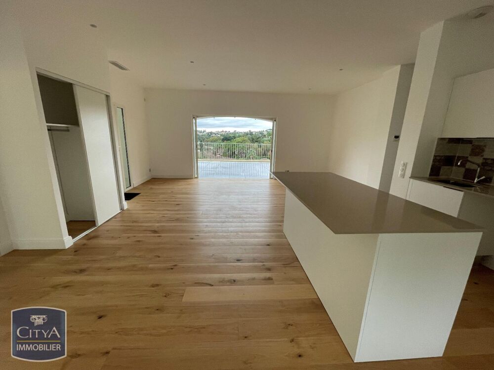 location Appartement - 4 pièce(s) - 112 m² Saint-Paul-de-Vence (06570)