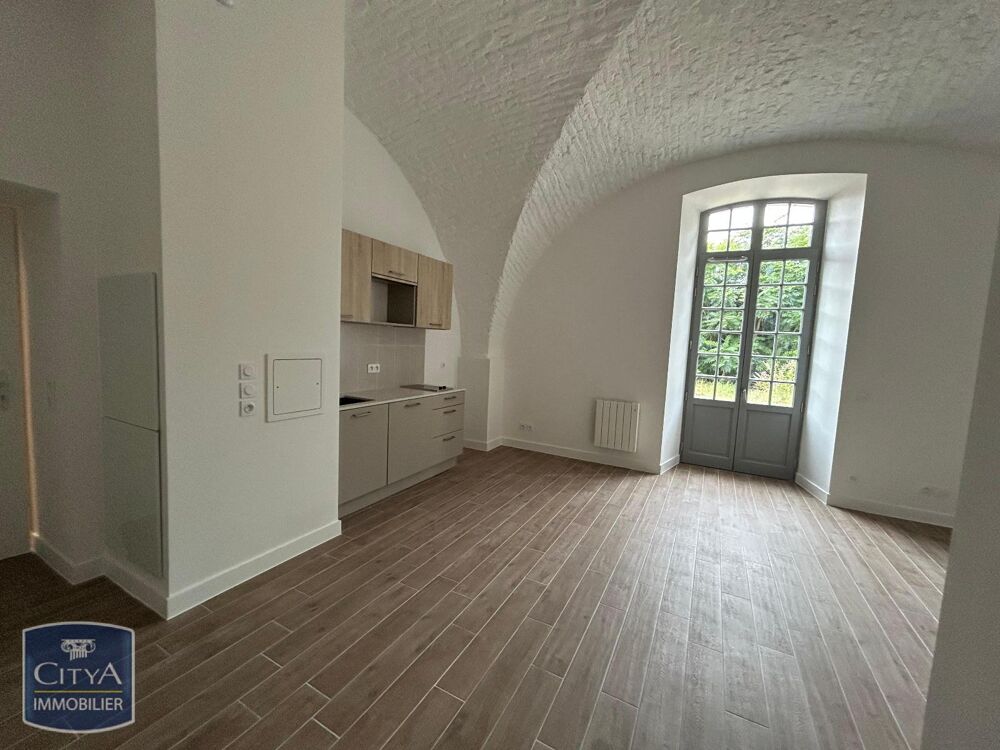 À LOUER : Appartement rénové T1 situé à Douai, dans le c....