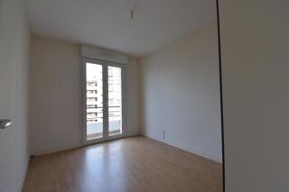  Appartement à louer 4 pièces 85 m²