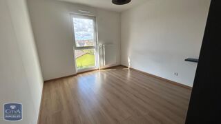 Appartement à louer 4 pièces 83 m²