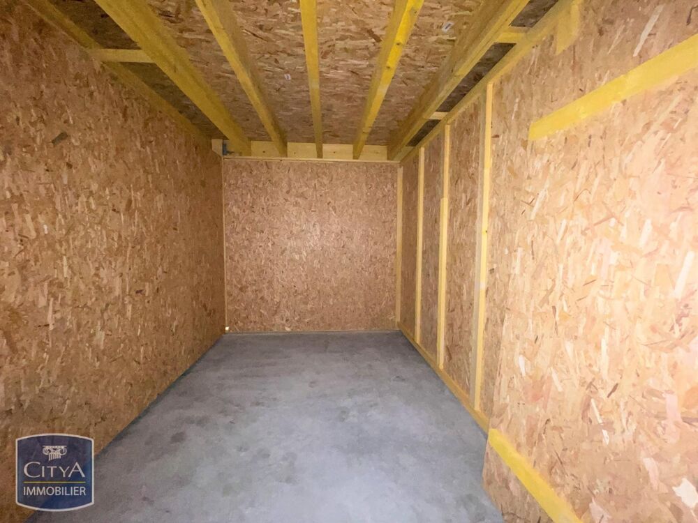 location Parking / Garage - 10 m² Les Artigues-de-Lussac (33570)