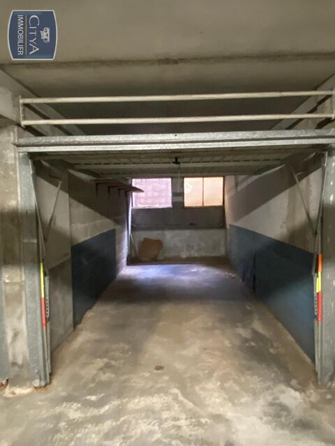  Parking / Garage  louer 