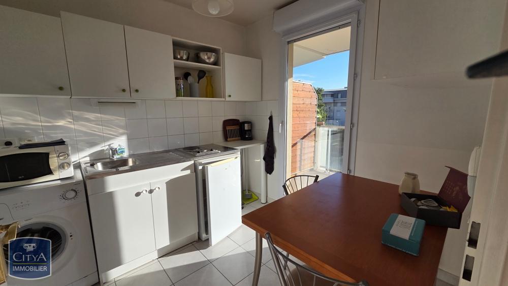 À LOUER : Appartement T1 meublé situé dans un immeuble s....